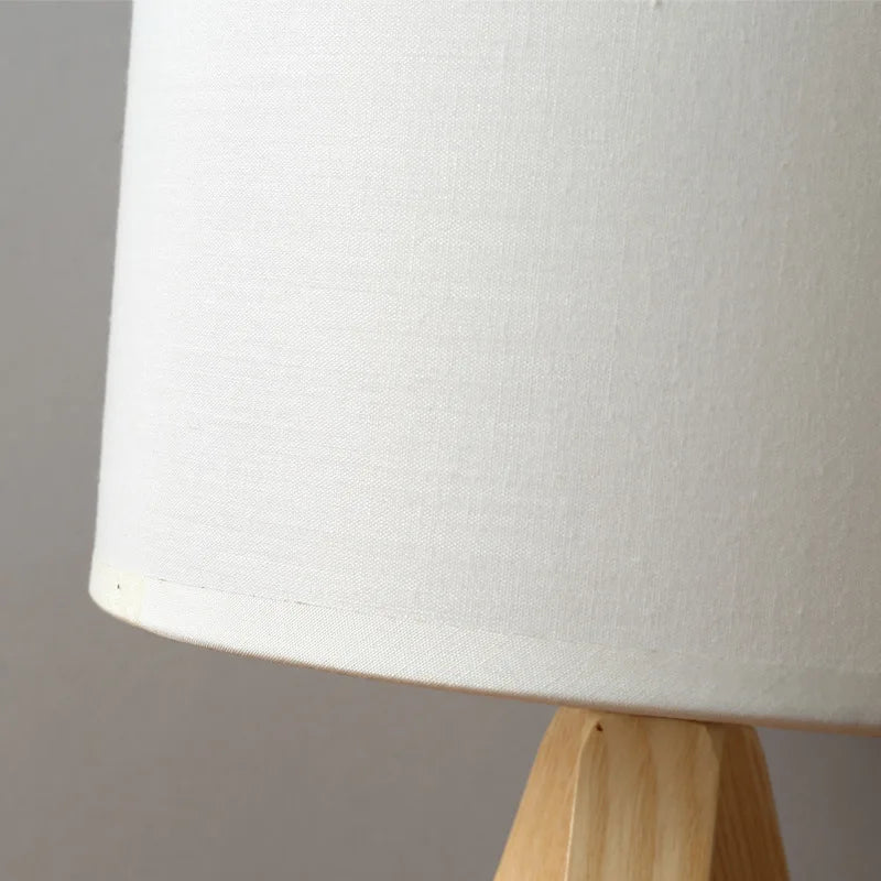 NordLjus – Träbordslampa med E27 Sockel