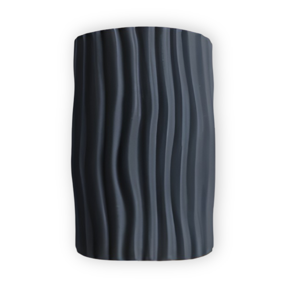 HuePleat – Kurvig Plisserad Vägglampa i Resin med Upp- och Nedåtriktad LED-belysning