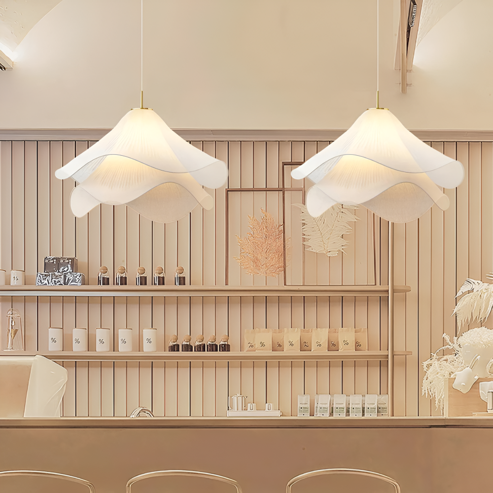 SatoriLume – Japandi Pendellampa i Blommig Tygdesign