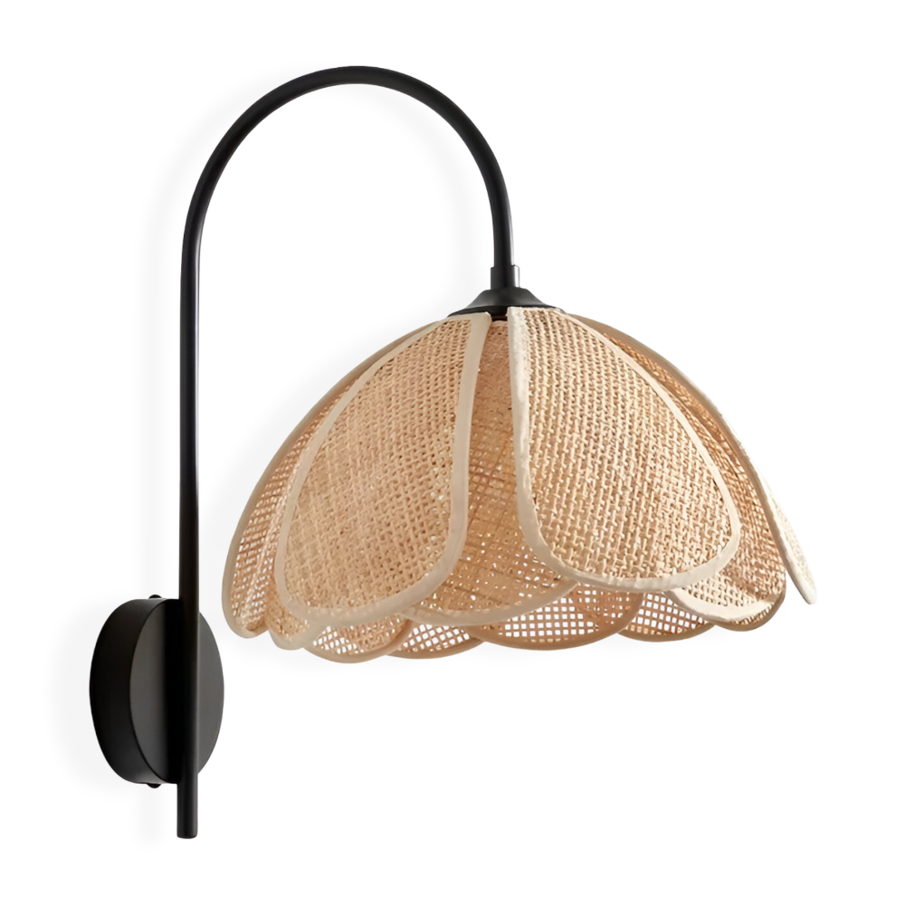 SoraLeaf – Japansk Wabi Sabi Vägglampa i Rattan | Handgjord Blombladsdesign med Naturlig Elegans