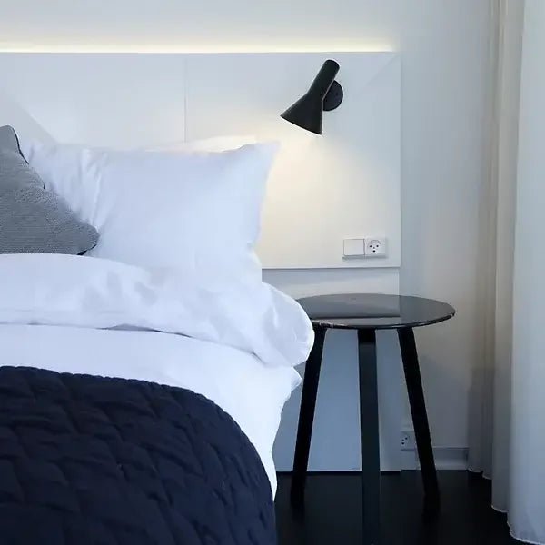 LumoFlex – Minimalistisk LED-lampa med justerbart huvud för vägg, bord och golv