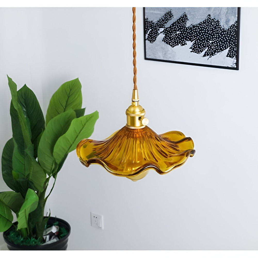 VividGlass – Pendellampa i Färgat Glas med Kopparaccent