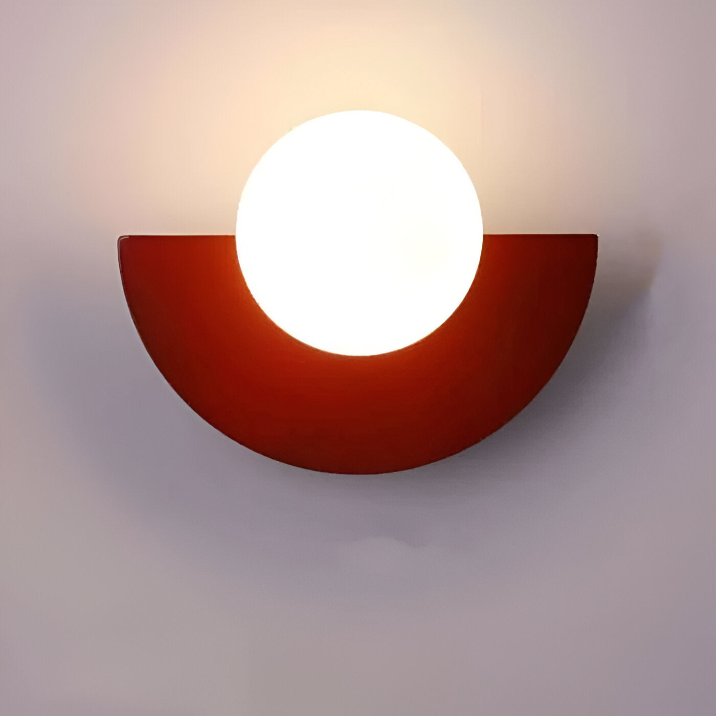 AuroGlow – Modern Sfärisk Vägglampa i Glas med Plug-In Design