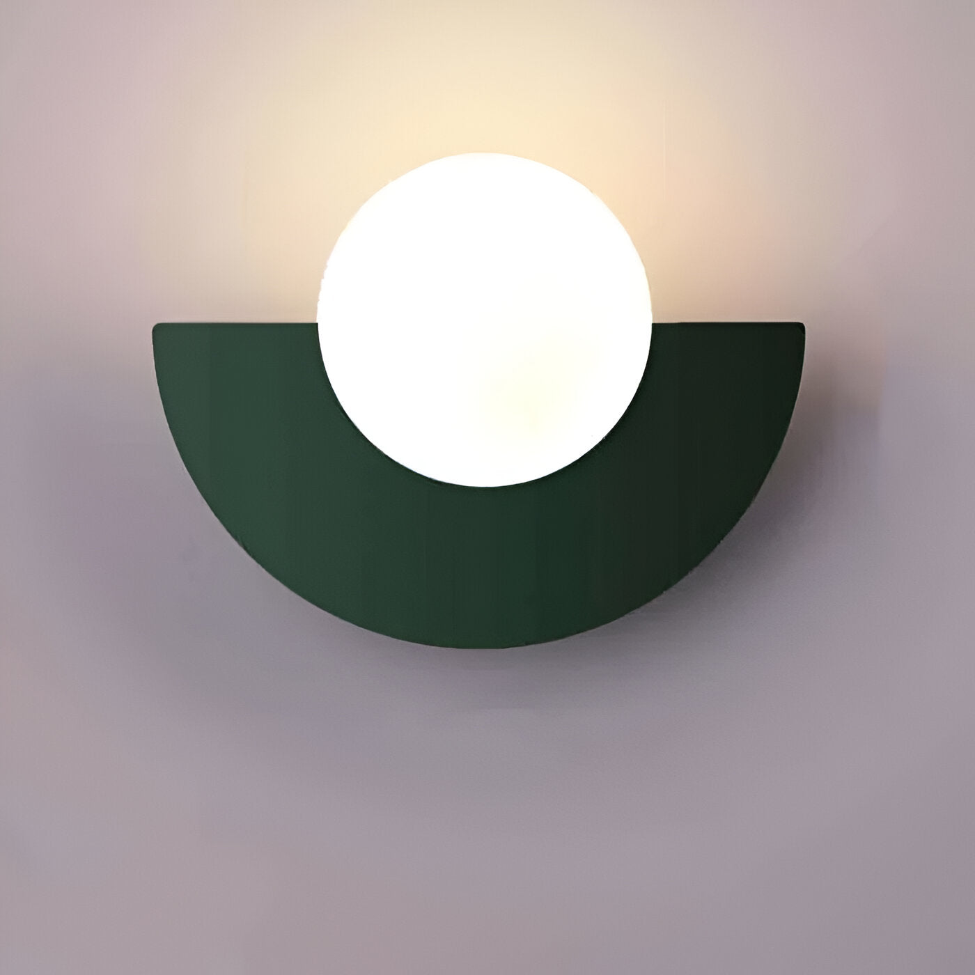 AuroGlow – Modern Sfärisk Vägglampa i Glas med Plug-In Design