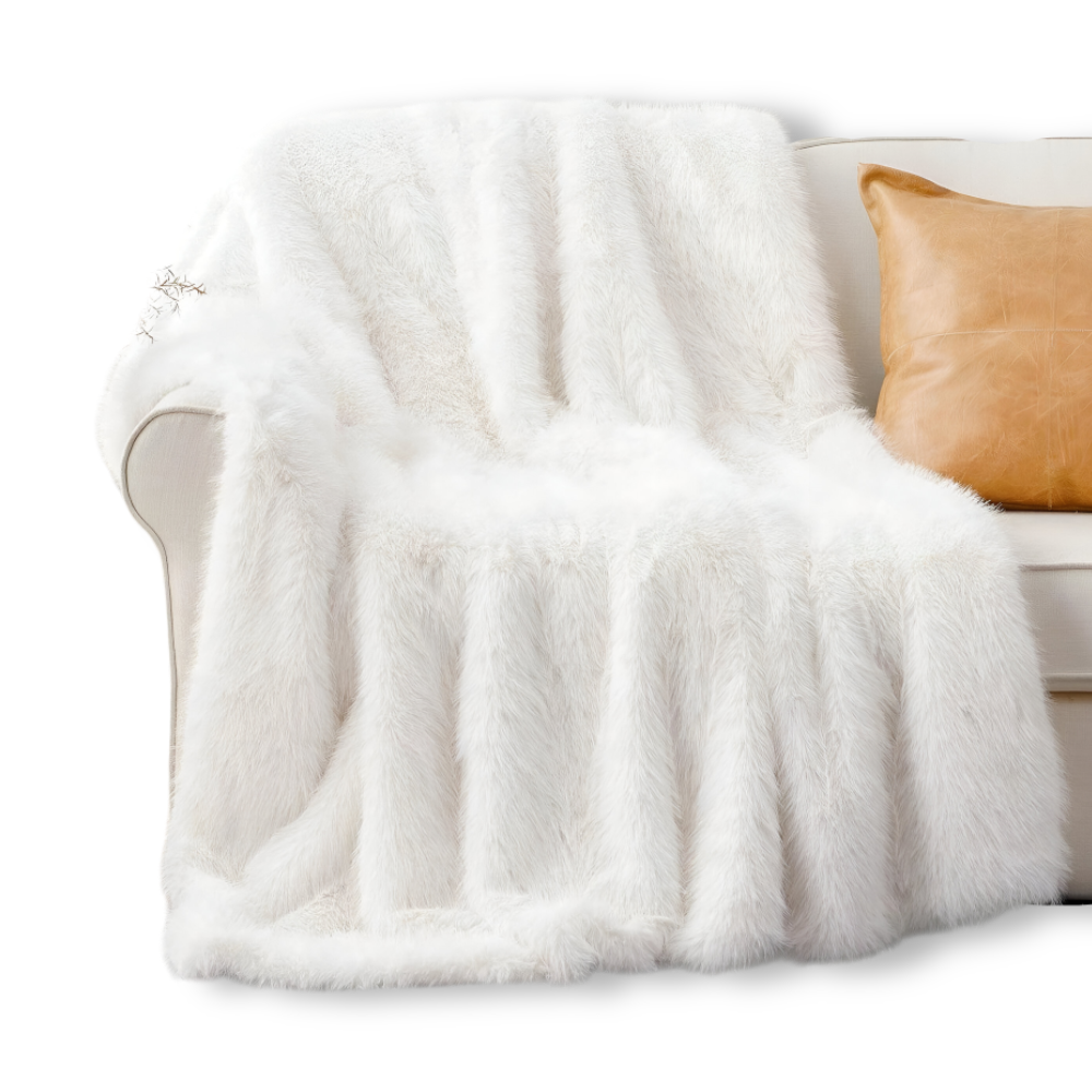 FurVelvet Plaid – Lyxig Konstpälsfilt med Eleganta Minkdetaljer