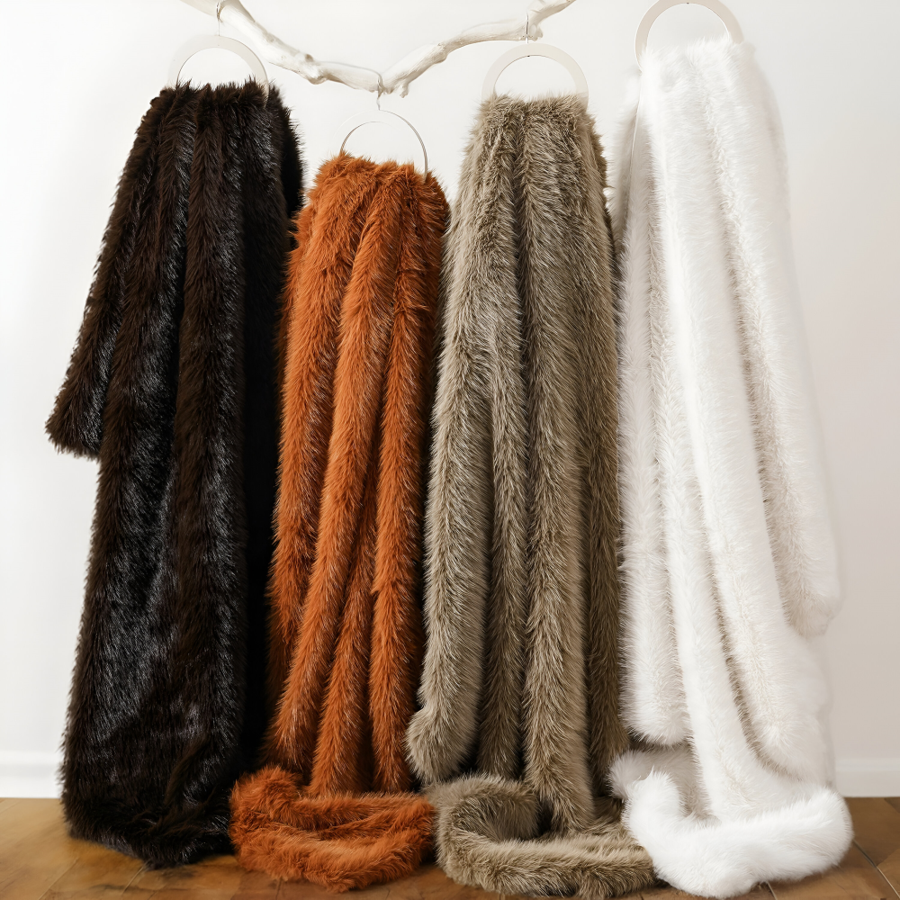 FurVelvet Plaid – Lyxig Konstpälsfilt med Eleganta Minkdetaljer