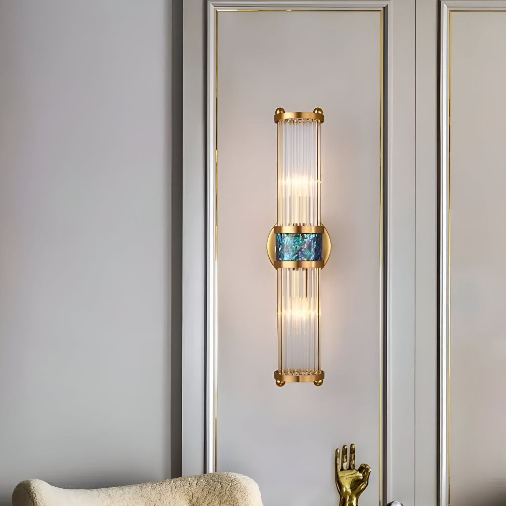 Aurelia – Vägglampa i Guld med Ribbade Kristalldetaljer och E14 LED-belysning