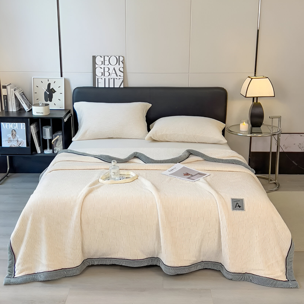 VeluLuxe – Elegant Sammetfilt i Minimalistisk Design