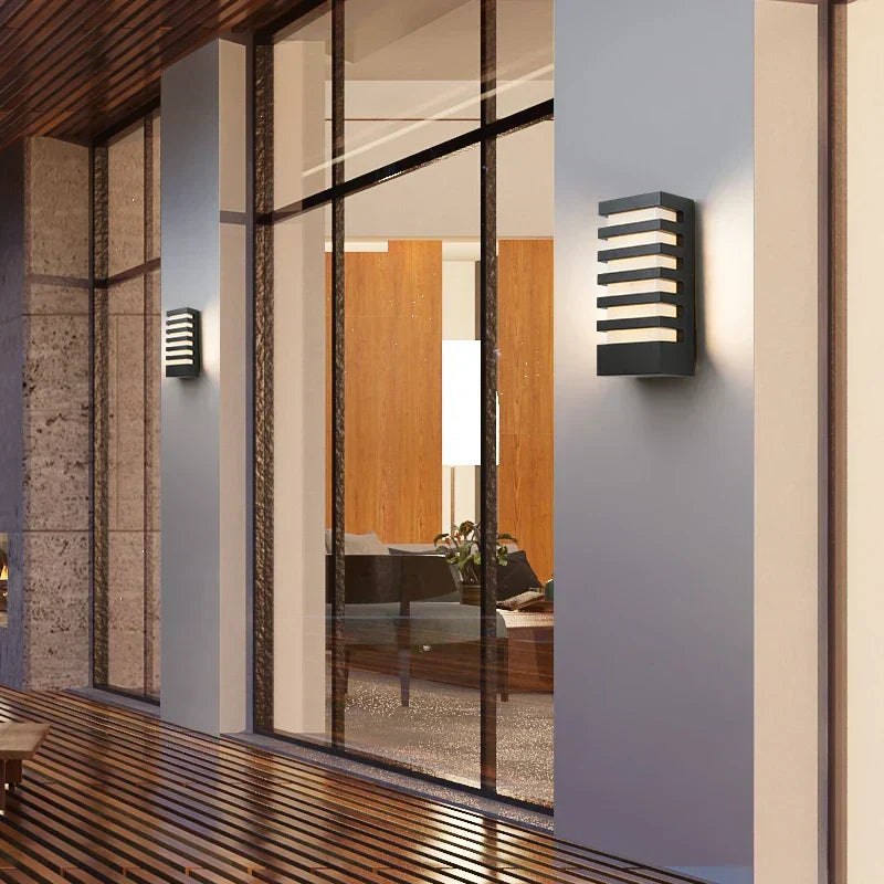 LjusForm - Minimalistisk LED Vägglampa Utomhus IP65 Vattentät 12W Varmvitt Ljus i Aluminium – 12×6,5 cm