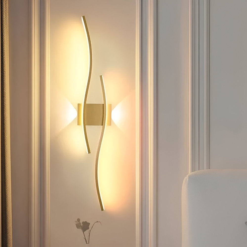 WaveLume – Modern LED Vägglampa med Elegant Vågdesign