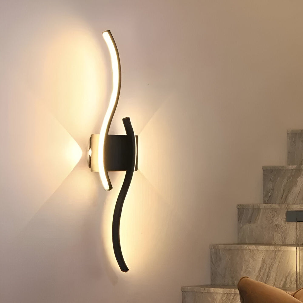 WaveLume – Modern LED Vägglampa med Elegant Vågdesign