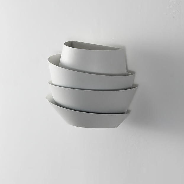 Namiya – Japandi Vägglampa med Modernt Asymmetriskt Design och Varmt Ljus