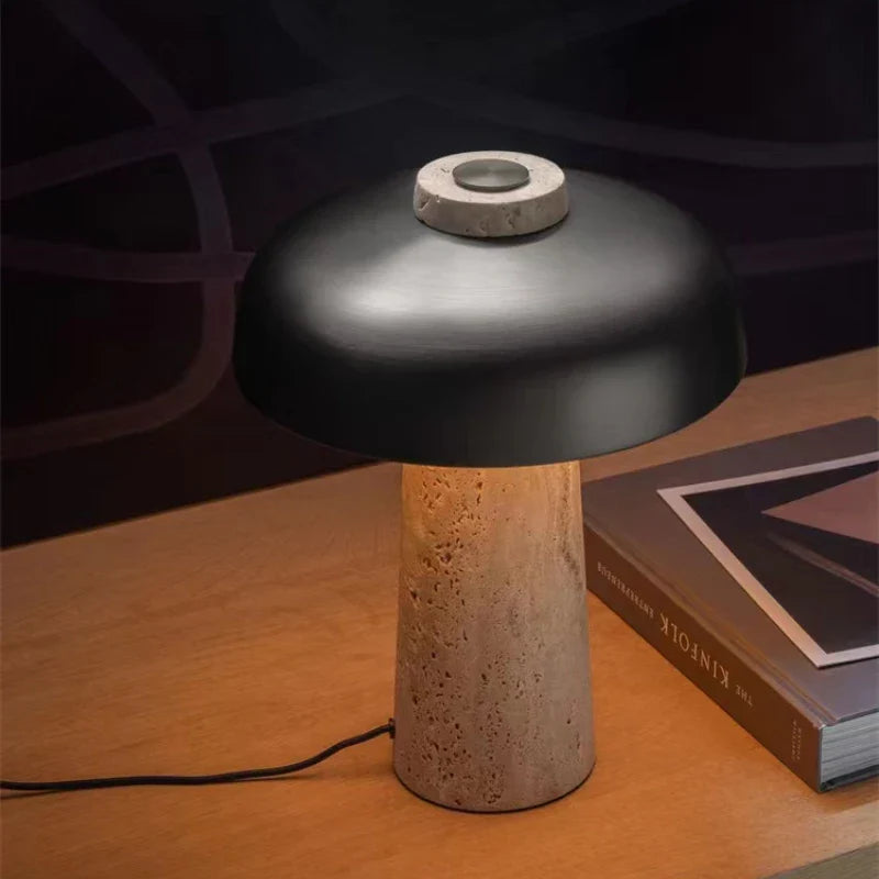 LjusHarmoni – Naturlig bordslampa i travertin med skandinaviskt Wabi-Sabi-design