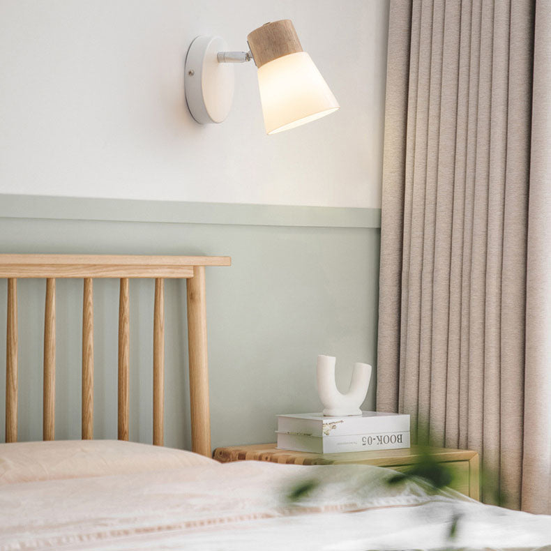 Skandinavisk vägglampa i trä och glas för spegel