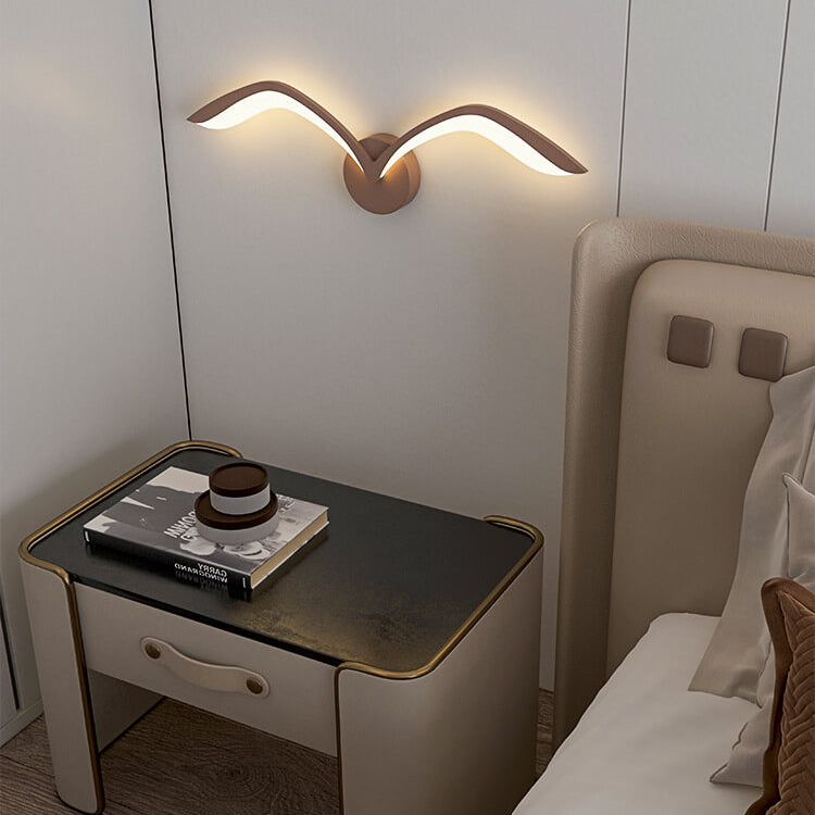Modern vågformad LED-vägglampa med varmt ljus