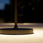 Ljuséa - Uppladdningsbar Bordslampa med Dimbar LED och Minimalistisk Design