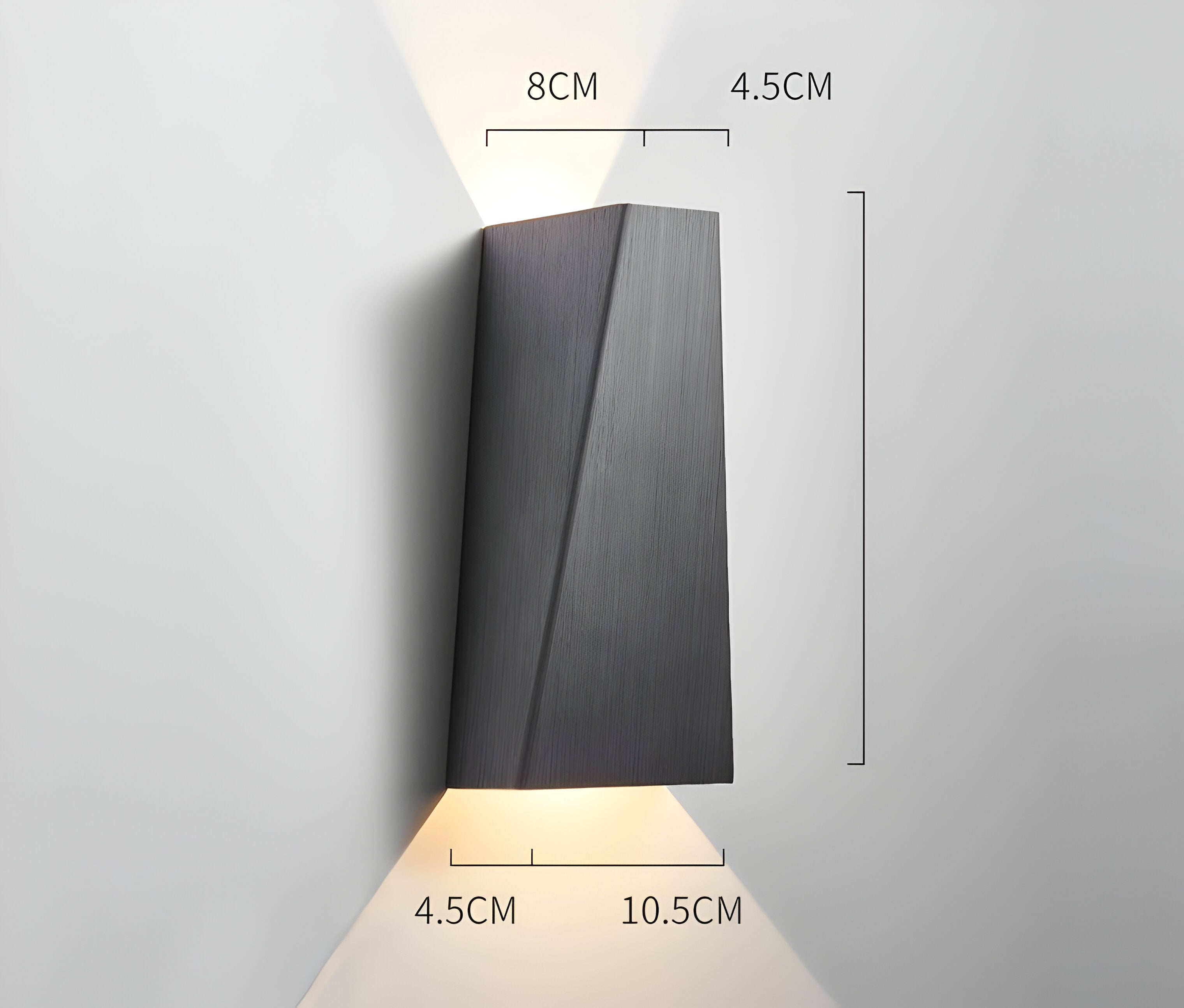 AlumiRay – Trapetsformad Vägglampa i Aluminium | Minimalistisk LED Väggbelysning med Upp & Ner Ljus