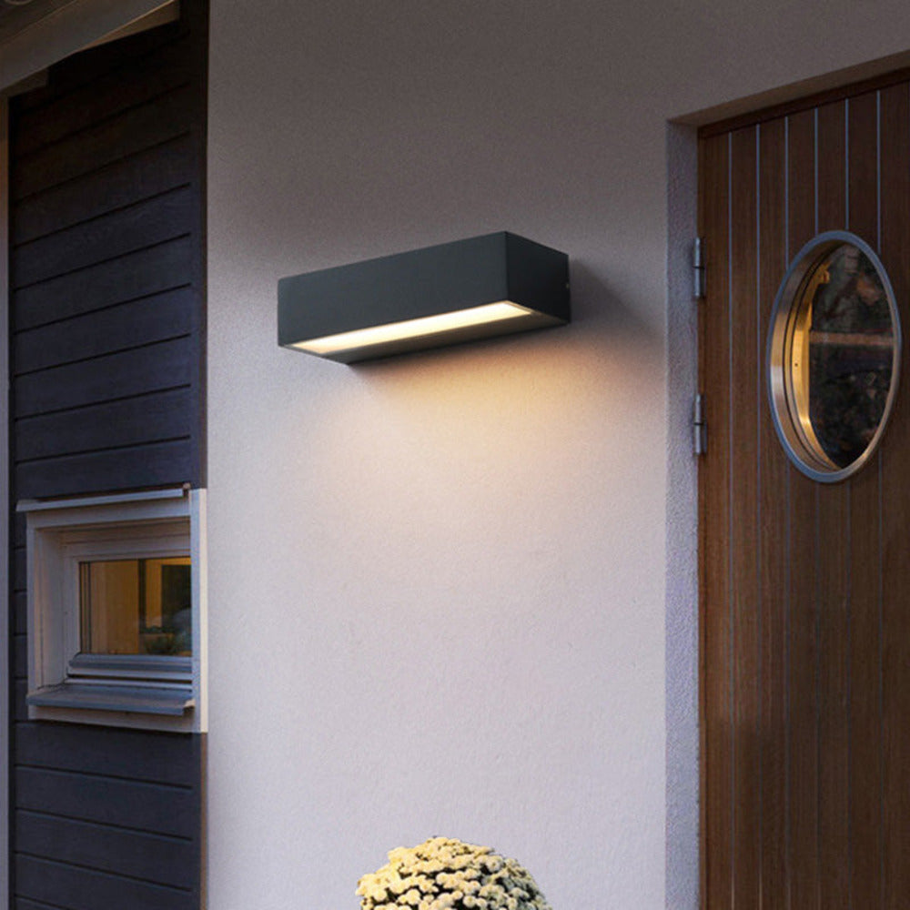 AquaRay – Samtida Vattentålig Aluminium Vägglampa | LED Utomhusbelysning i Modern Design