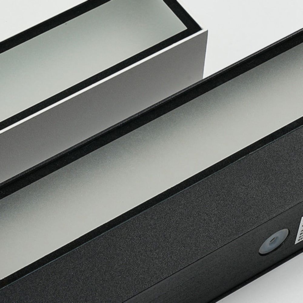 AquaRay – Samtida Vattentålig Aluminium Vägglampa | LED Utomhusbelysning i Modern Design