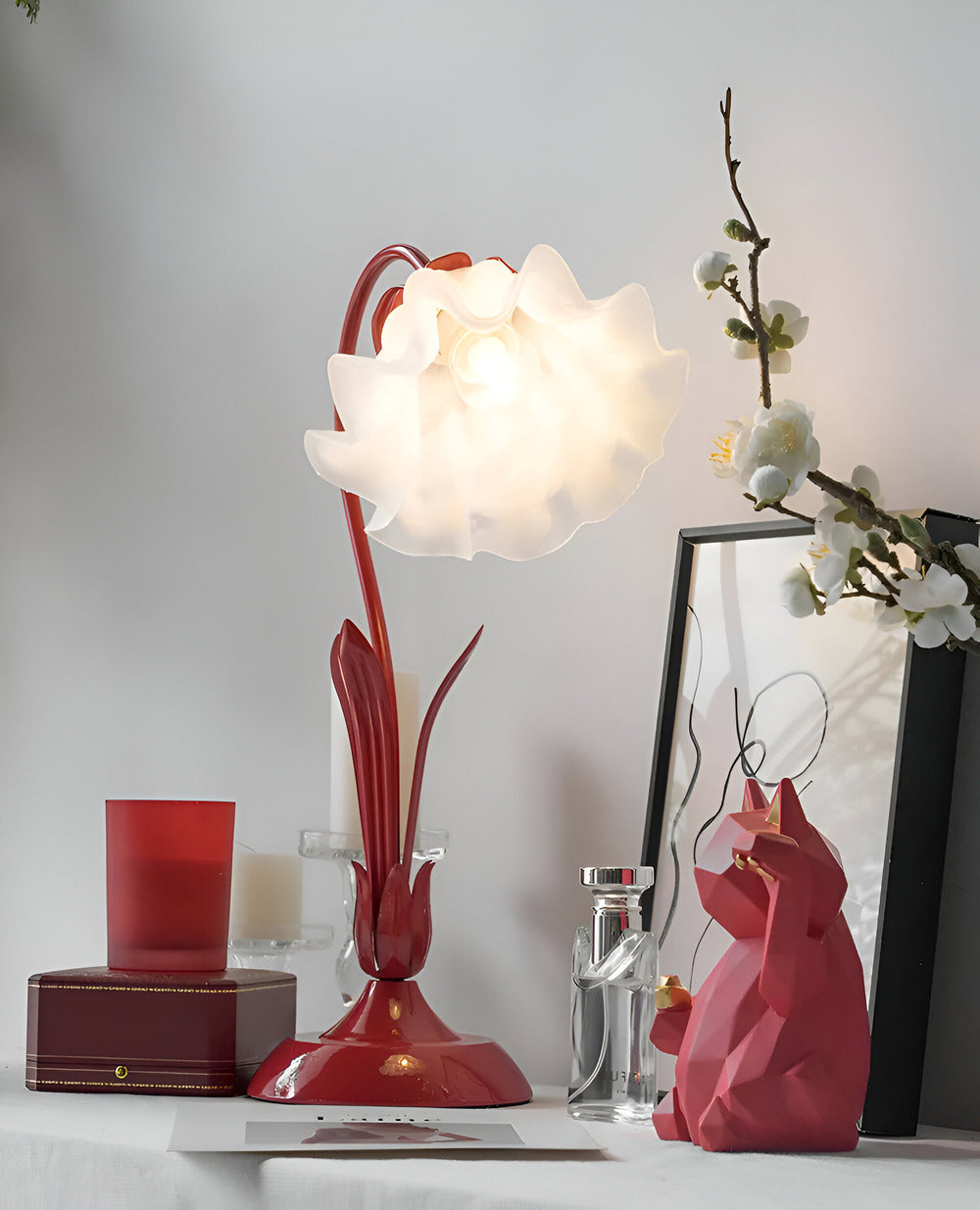 Fleur de Lumière – Bordslampa i fransk antik stil med blomsterdesign – Dekorativ lampa för sovrum & vardagsrum