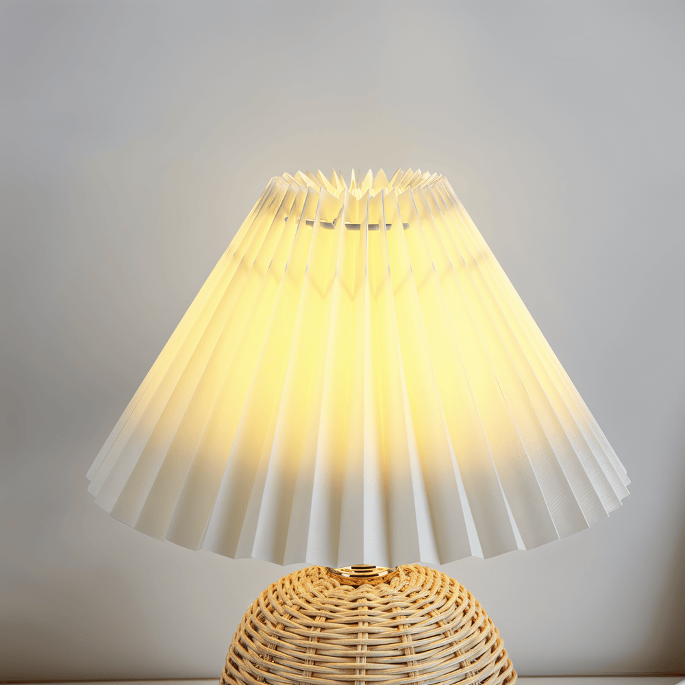 Brolly – Plisserad Retro Bordslampa i Rotting med Konisk Skärm