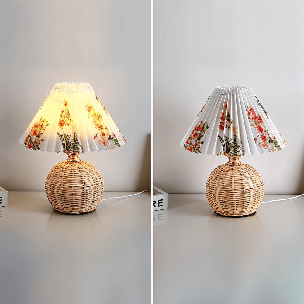 Brolly – Plisserad Retro Bordslampa i Rotting med Konisk Skärm