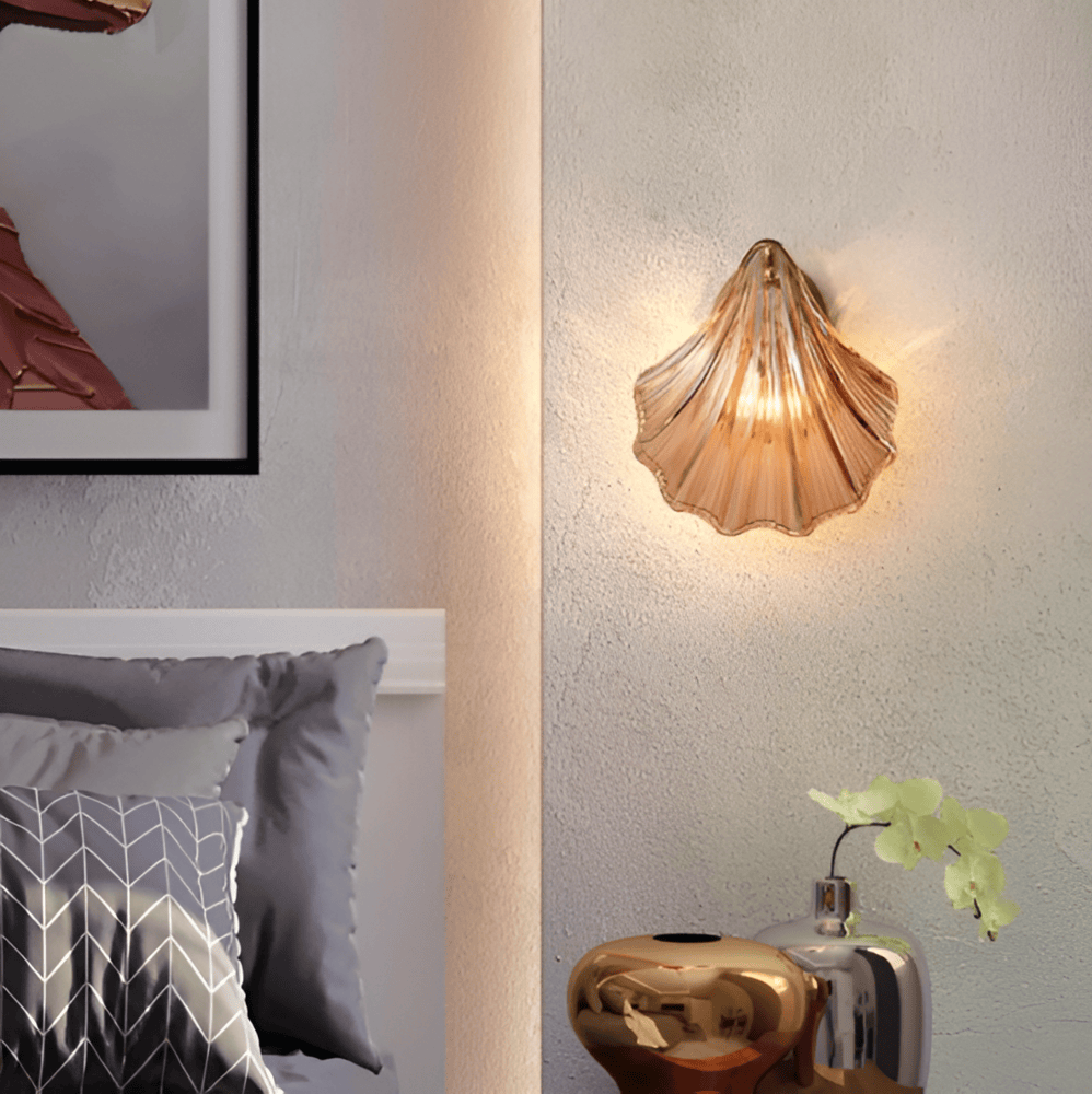 CoastalGleam – Vägglampa i Glas & Mässing med Kustinspirerad Minimalism