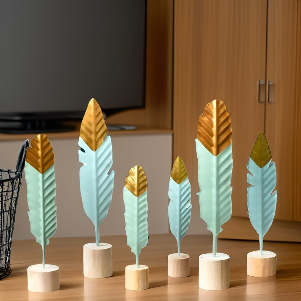 WoodFlair – Estetiska Träprydnader med Fjäder- & Bladdesign