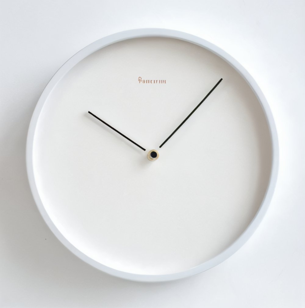 HaloQuiet – Elegant Vit Metallväggklocka i Modern Minimalism