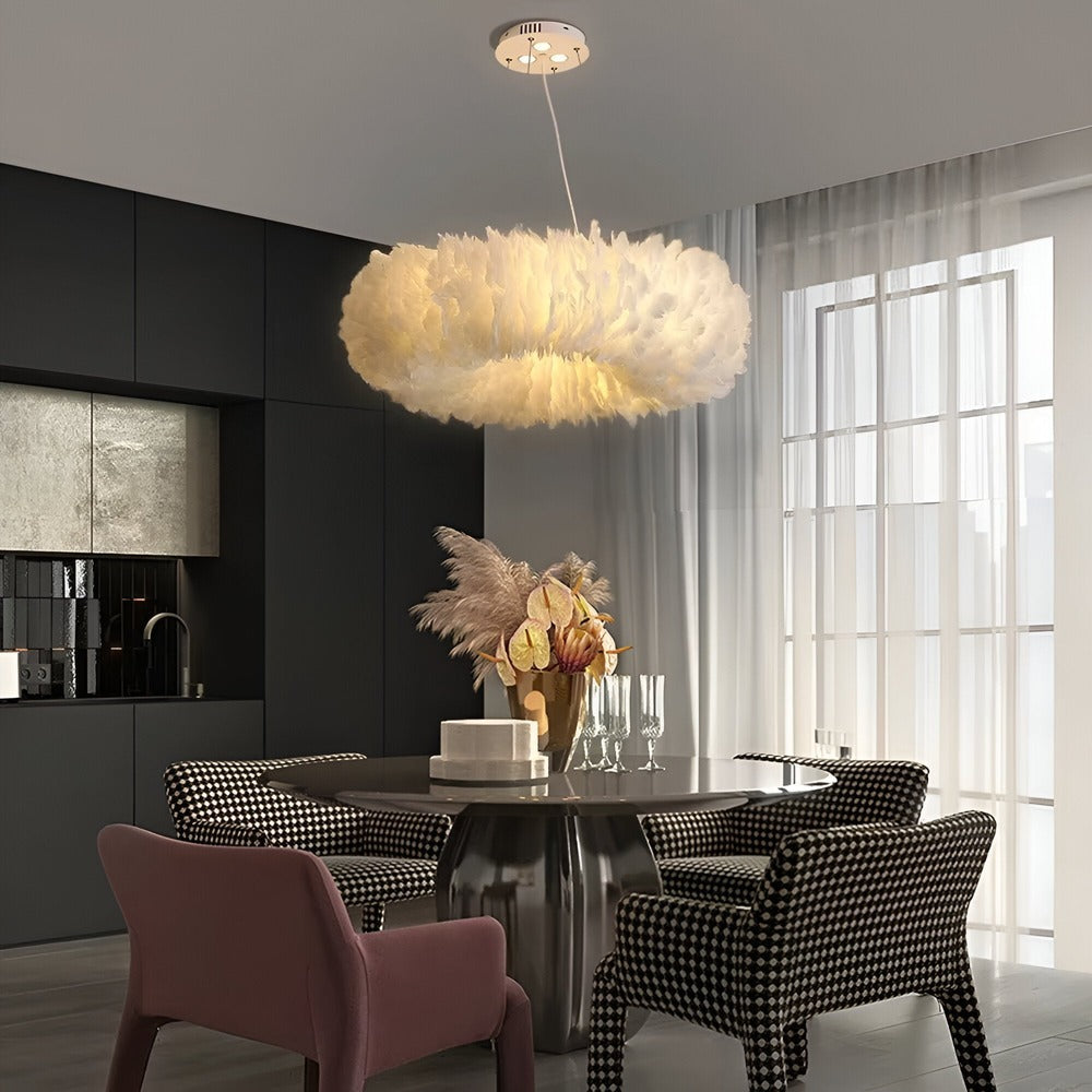 FeaLume – Lyxig Cirkelformad Taklampa med Vita Fjädrar