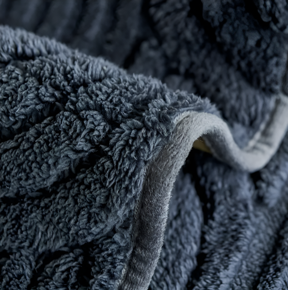 VelvetGrip Cover – Mjukt Halkfritt Sammetsskydd för Soffor