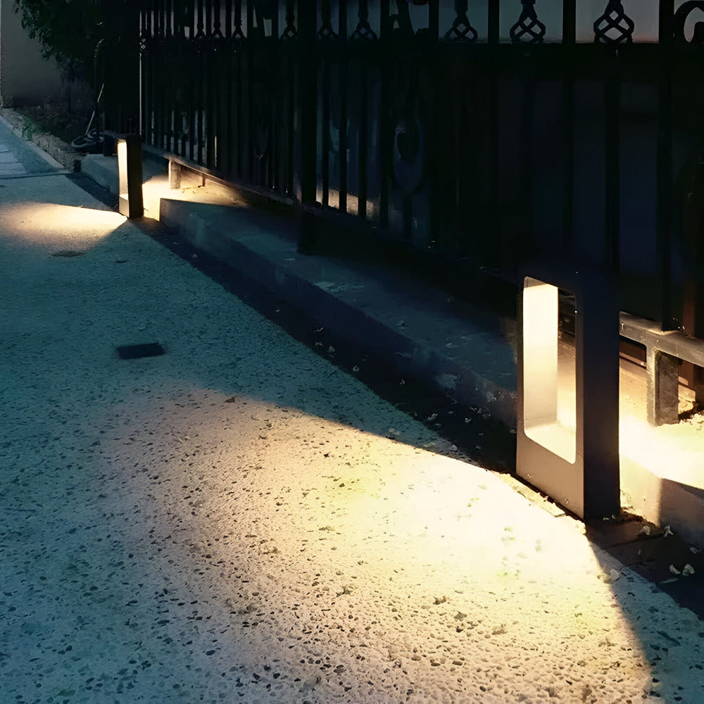 LumiPath GardenLight – Modern Svart LED Trädgårdslampa (30/60/80 cm)