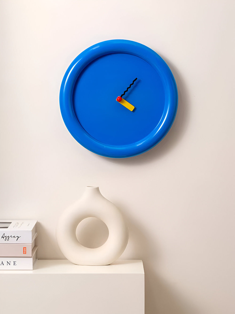 ColorAura – Livfull Modern Väggklocka i Dopamin Design