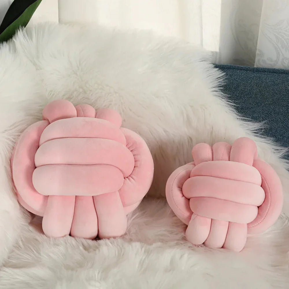 Handknuten Rund Sammetkudde – Mjuk & Modern Plyschkudde för Inredning