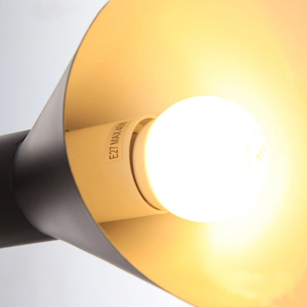 LumoArc – Justerbar Svart LED Vägglampa för Moderna Rum