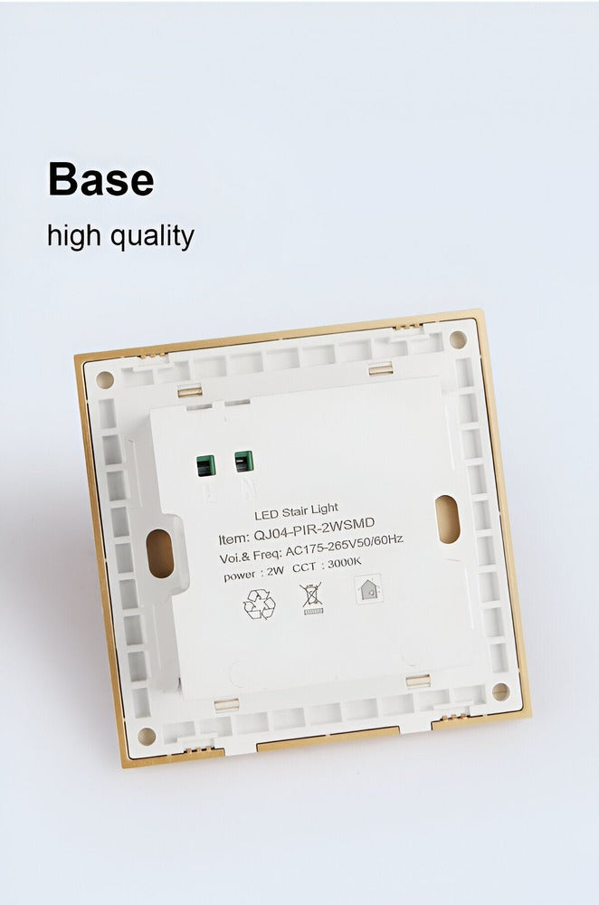 SafeGlow – Infälld Vägglampa med Rörelsesensor för Trappor och Korridorer