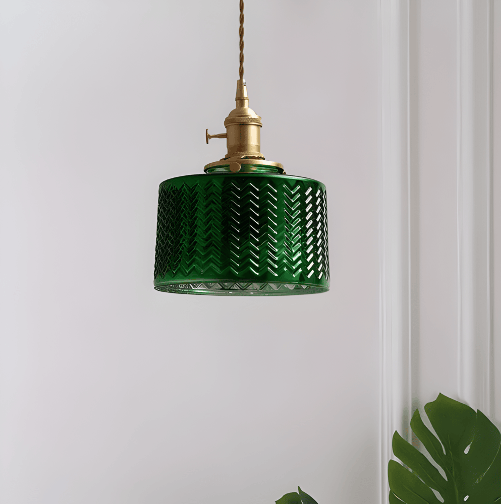 LuxurGreen – Nordisk Pendellampa i Räfflat Grönt Glas