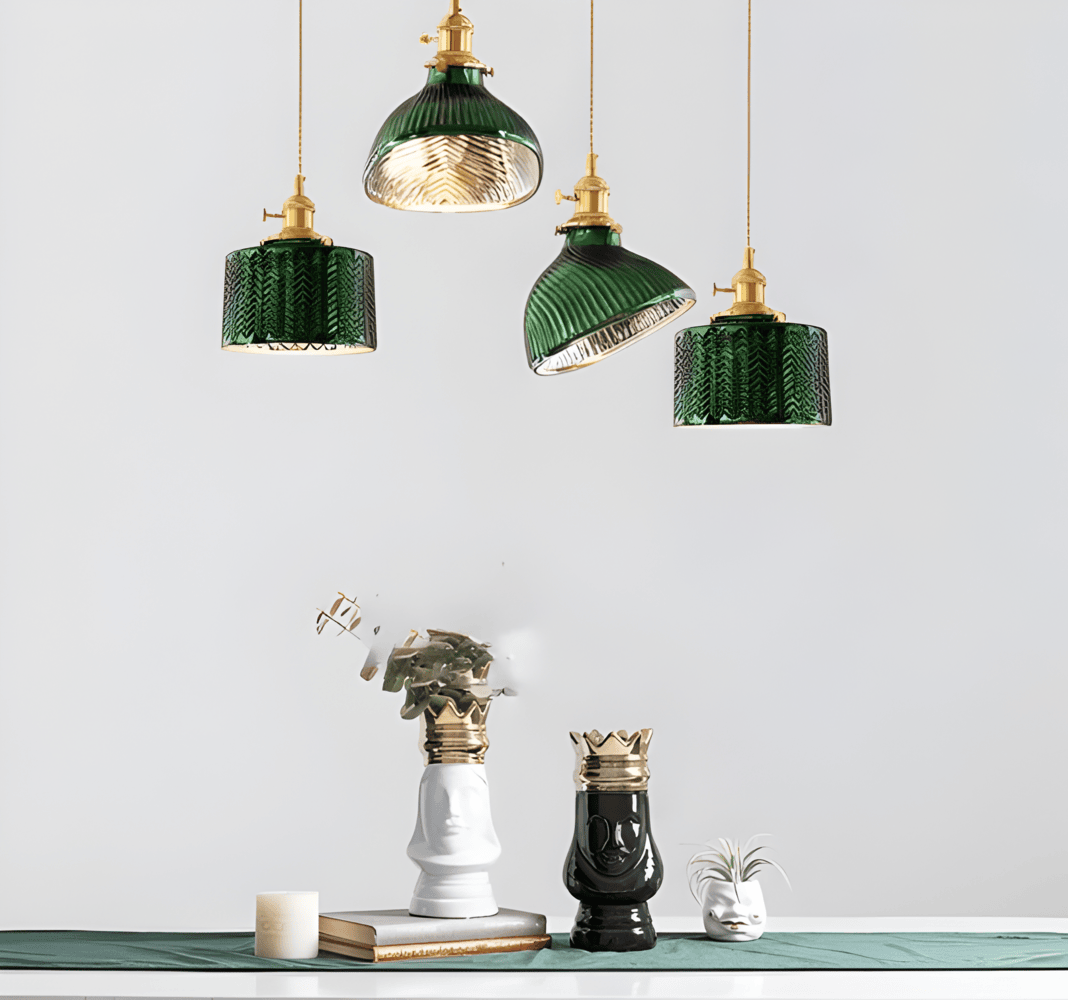 LuxurGreen – Nordisk Pendellampa i Räfflat Grönt Glas