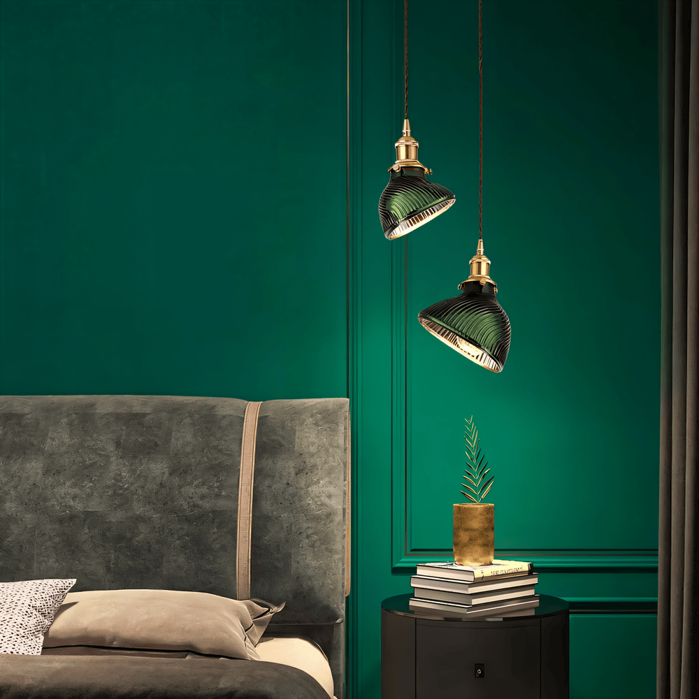 LuxurGreen – Nordisk Pendellampa i Räfflat Grönt Glas