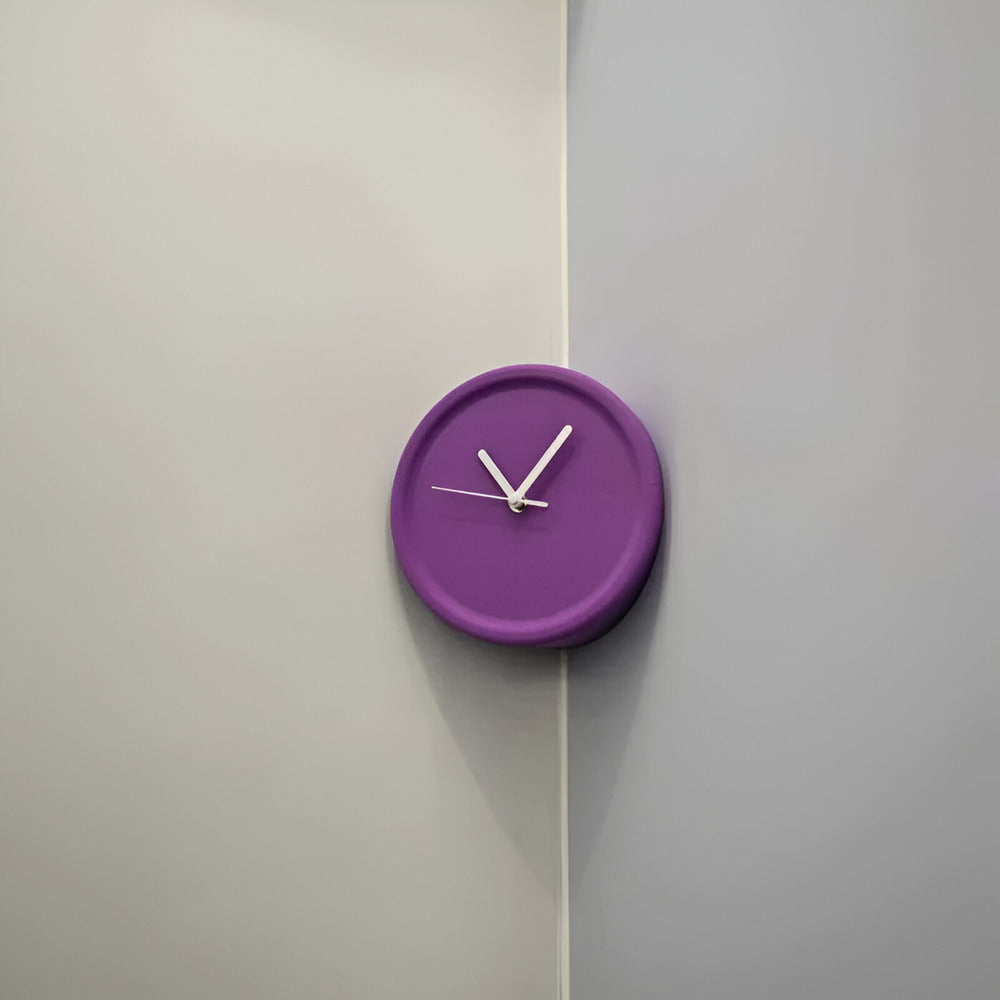 EdgeForm Silent – Minimalistisk 3D-Hörnväggsklocka 30 cm