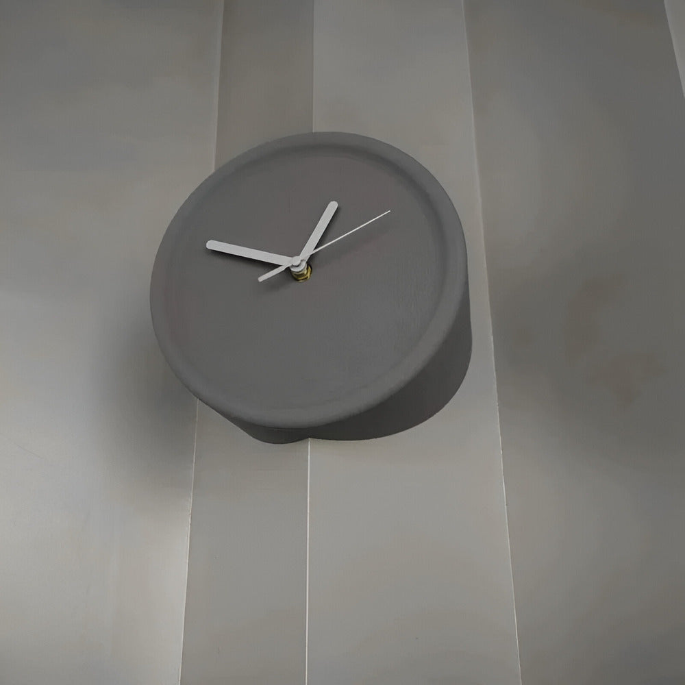 EdgeForm Silent – Minimalistisk 3D-Hörnväggsklocka 30 cm