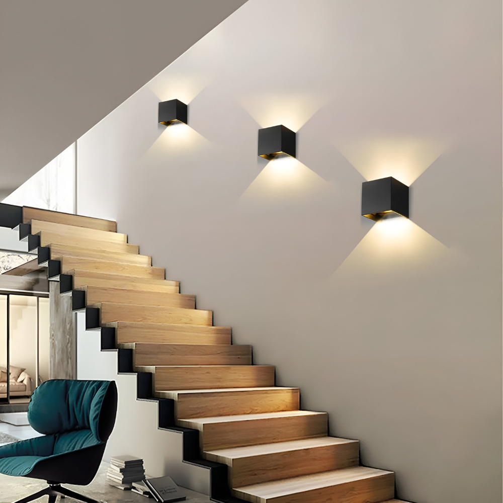 ArctiGlow – Modern Nordisk LED Vägglampa i Aluminium & Akryl