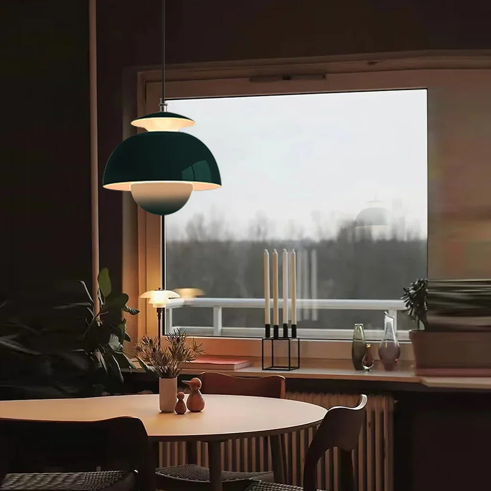 Floréal – Nordisk Metallpendellampa i Blomformad Retrodesign