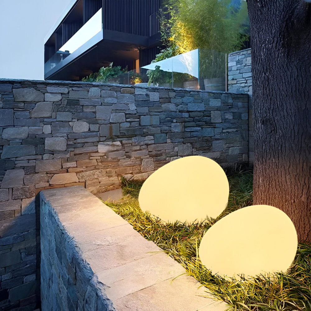 StoneGlow SolarRock – Naturtrogen LED Stenlampa för Trädgården