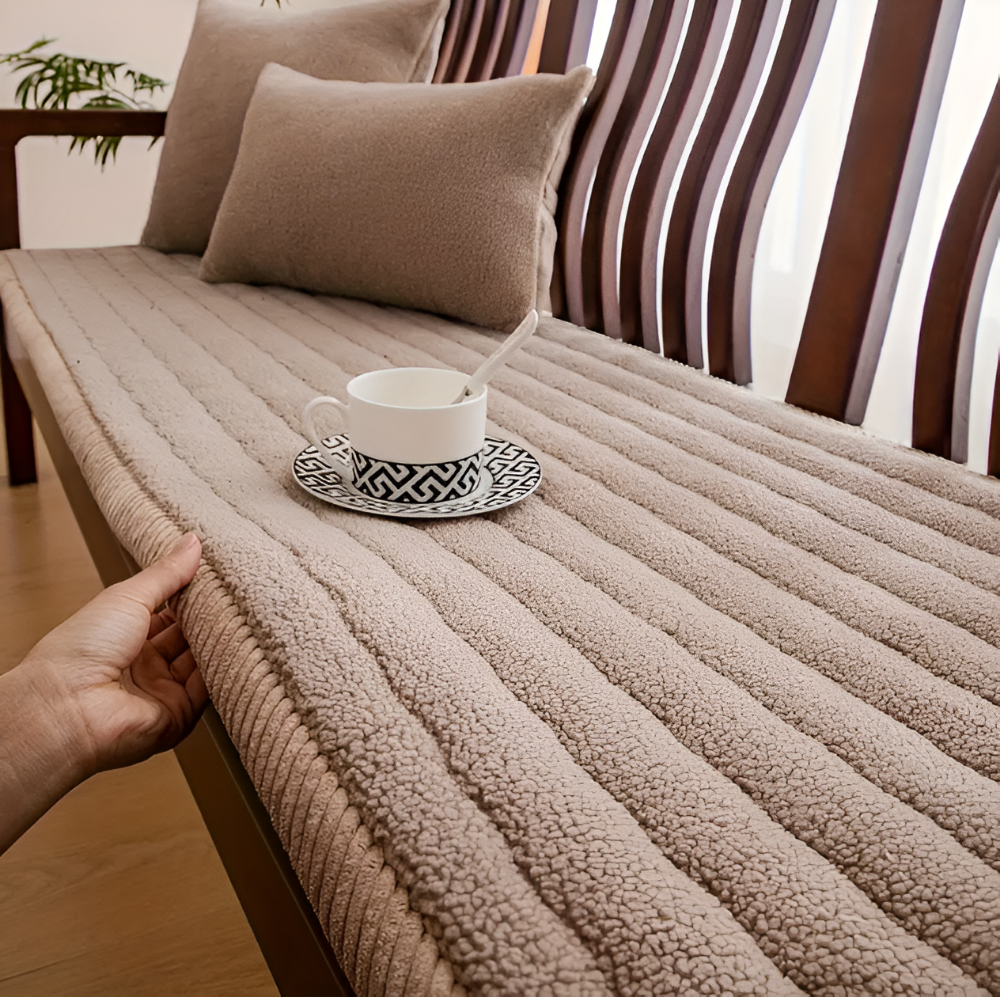 PlushGuard – Mjukt Rutschfritt Sofföverdrag i Husdjursvänlig Polyester