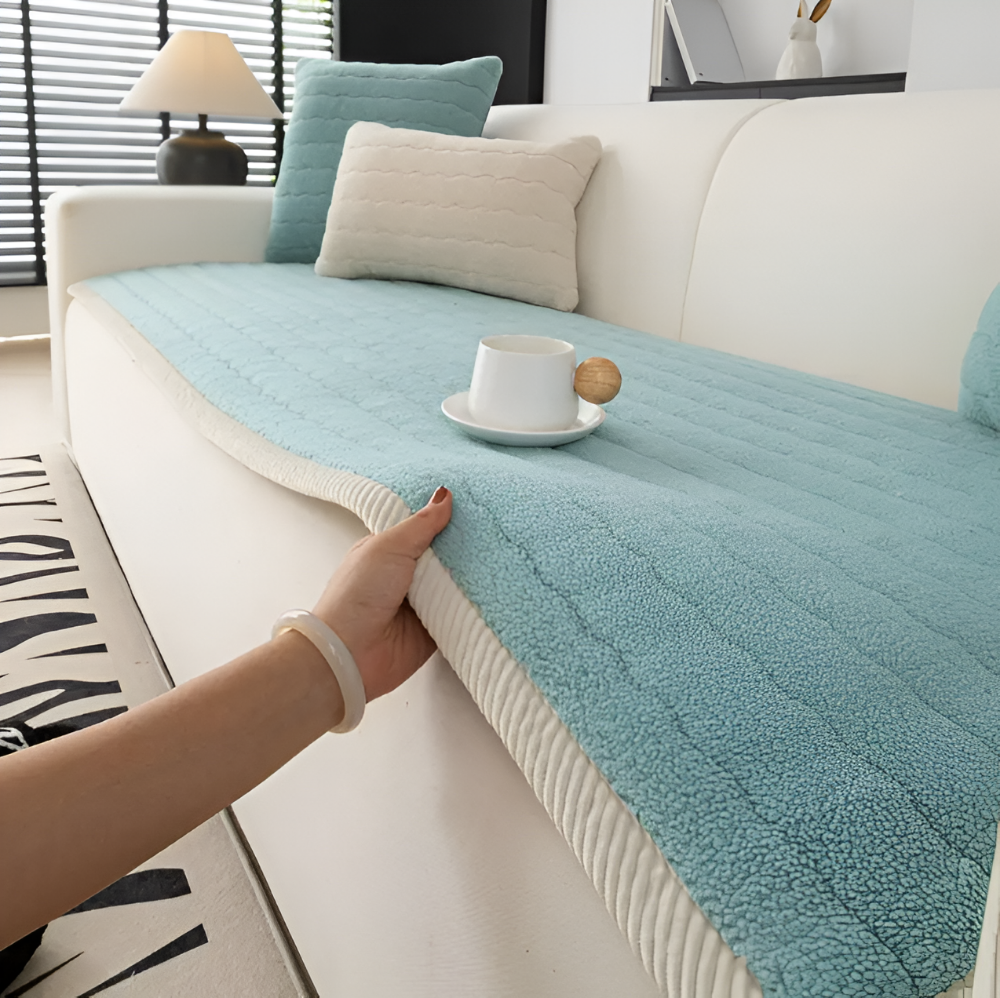 PlushGuard – Mjukt Rutschfritt Sofföverdrag i Husdjursvänlig Polyester