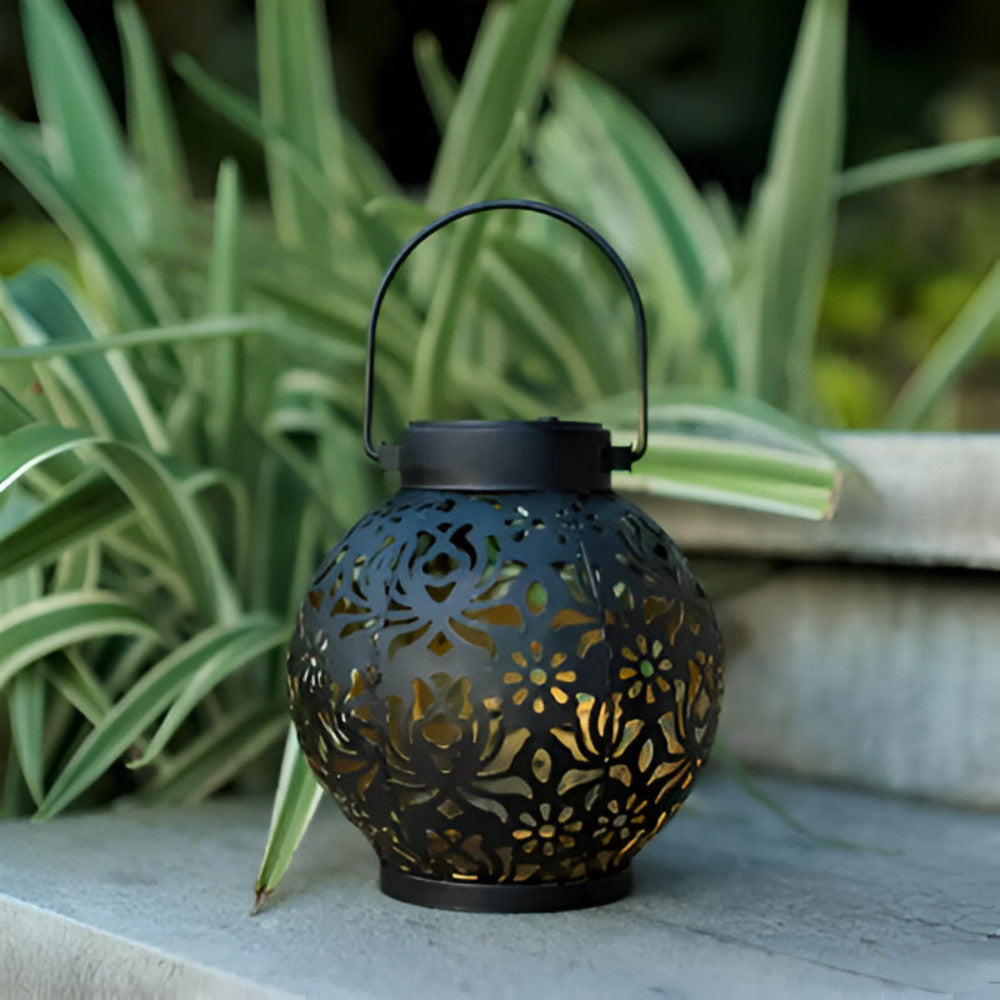 SunRust Lantern – Solcellsdriven Hänglykta i Rustik Design
