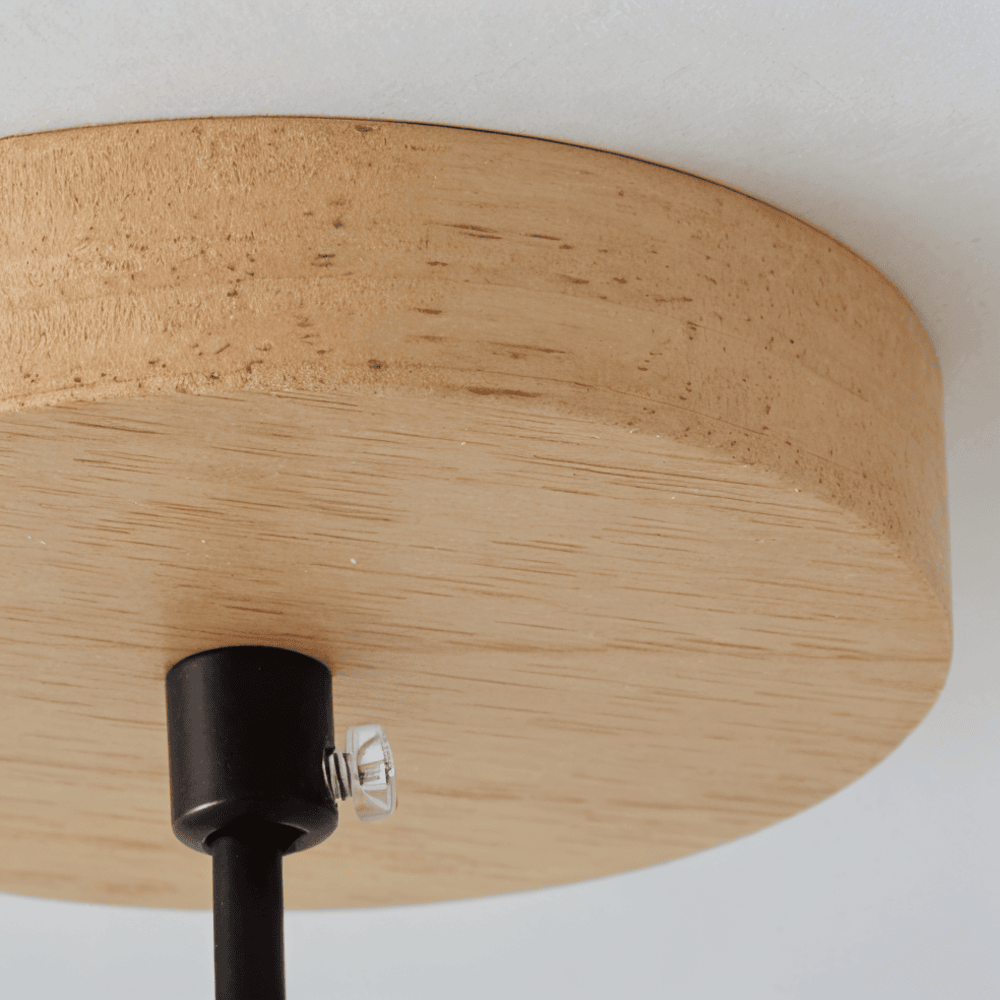 SpiraWood – Konstnärlig Cylindrisk Taklampa i Trä