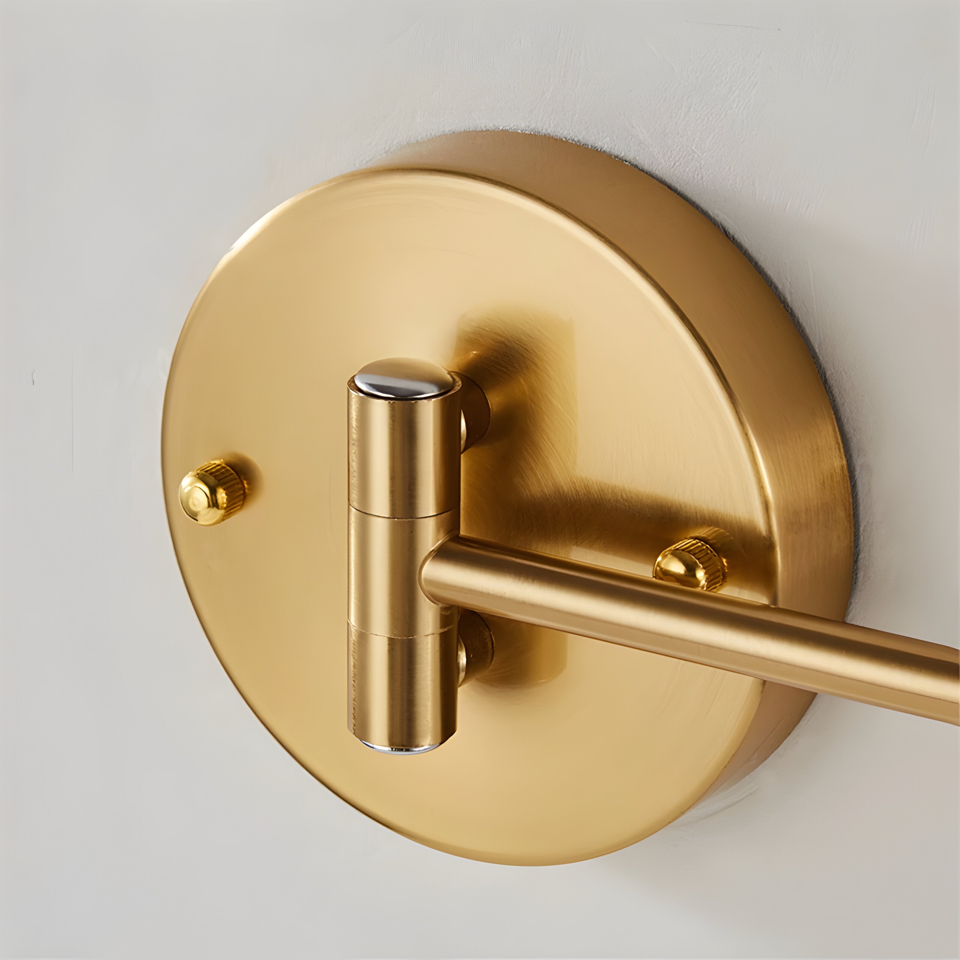 FlexaLume – Justerbar Vägglampa i Guld & Svart för Sovrum och Läsning