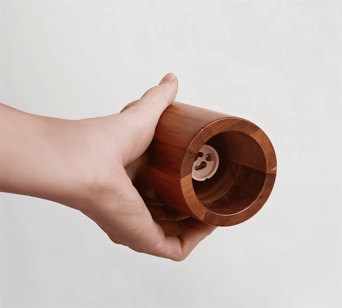 WoodTube – Elegant Cylinderformad Pendellampa i Akacia och Ask